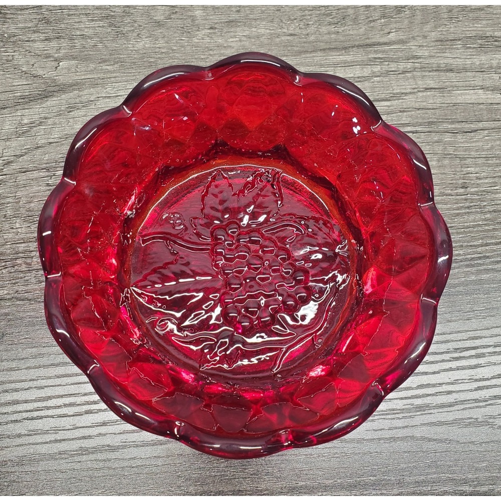 FENTON Red Ruby Glass‎ Bowl Grapes & Leaves Fluted Scallop Rim 5.5" Glows EUC